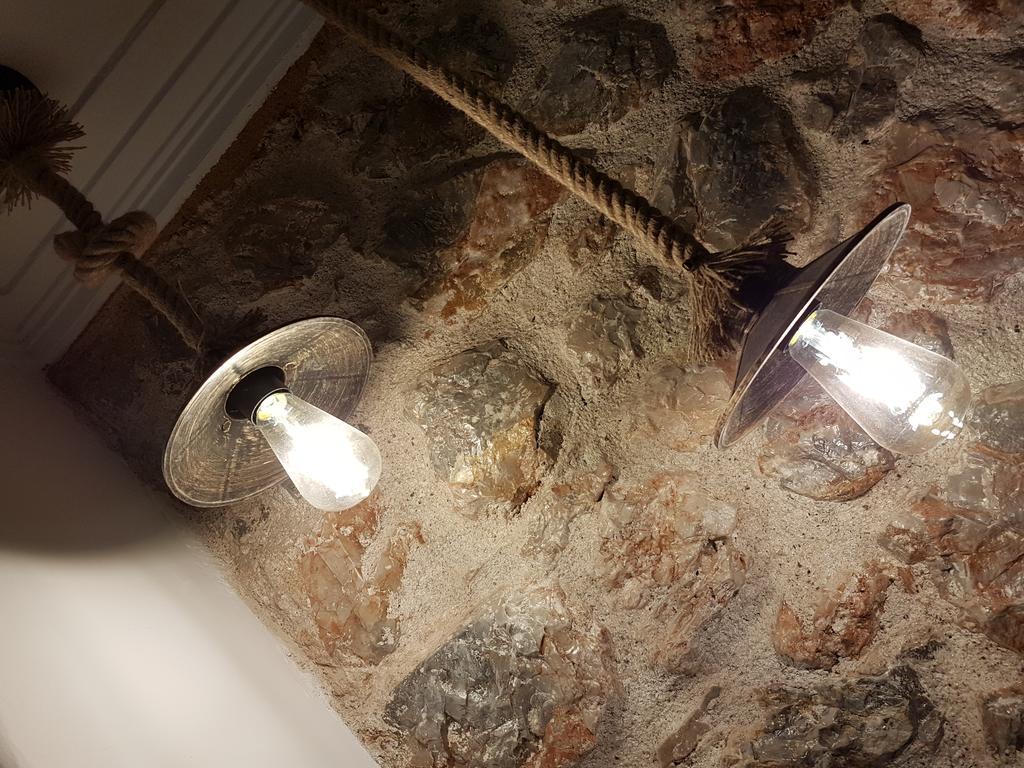 דירות אתונה Warm Stone House מראה חיצוני תמונה