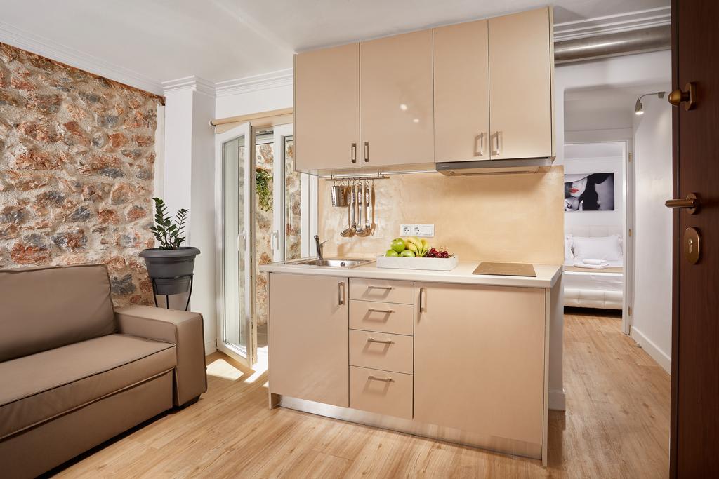 דירות אתונה Warm Stone House מראה חיצוני תמונה