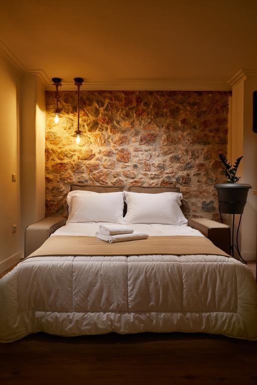 דירות אתונה Warm Stone House מראה חיצוני תמונה